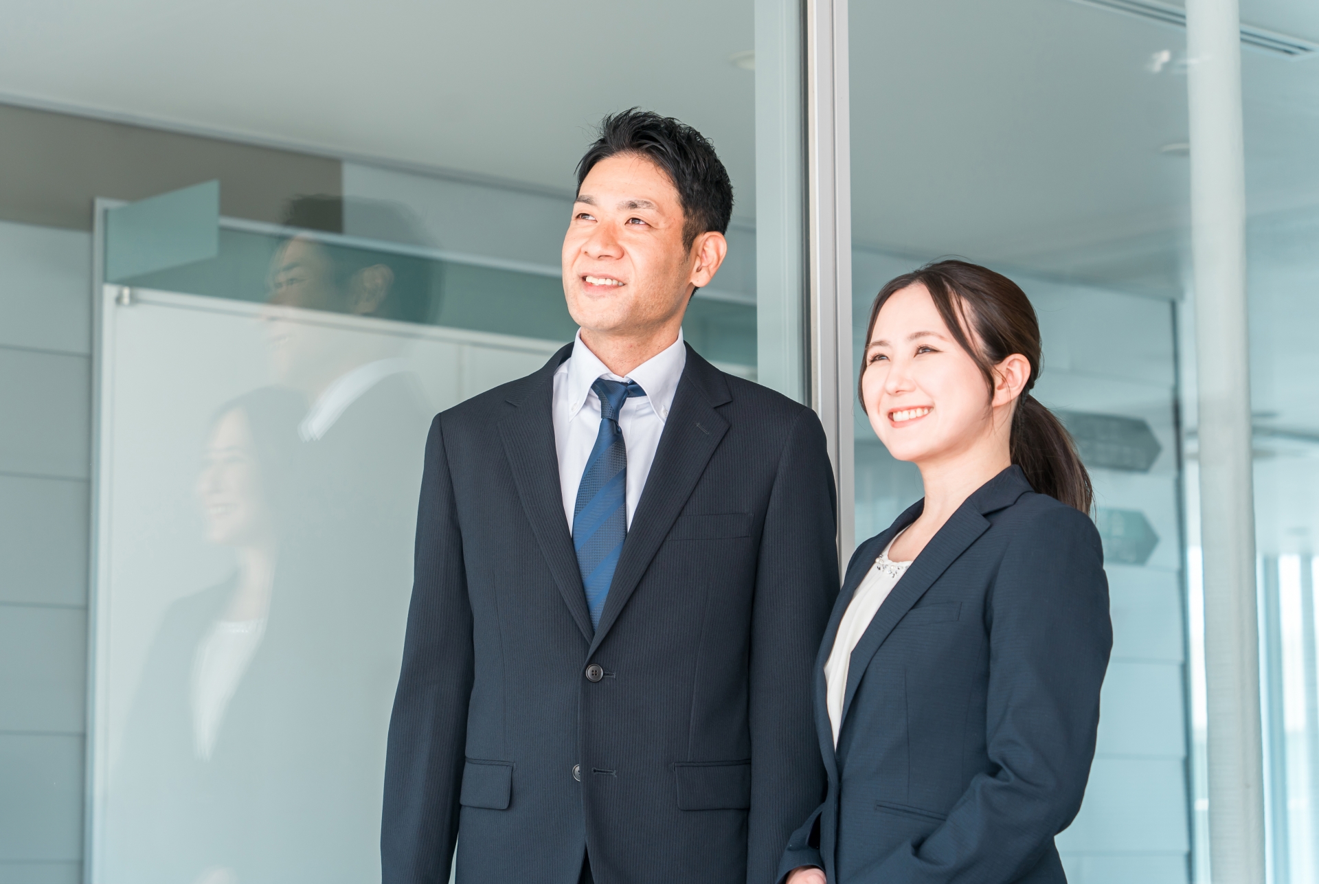 40代エンジニアのSES転職｜経験だけでは通用しない現実と生き残る条件｜AtomBase株式会社